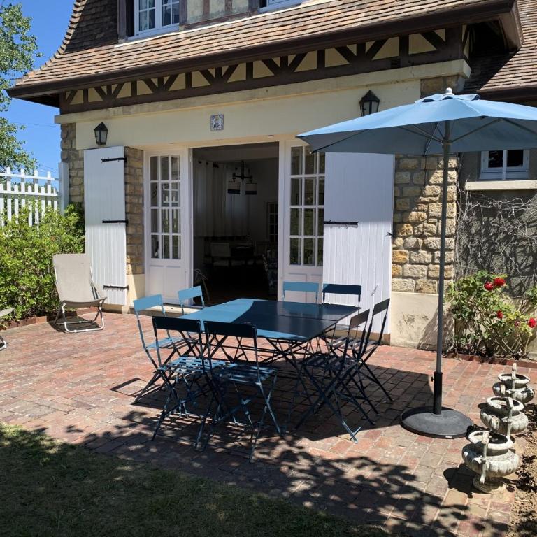 Villa avec Jardin à Cabourg, Proche Plage et Centre - FR-1-487-324 - Holiday Home (5 Adults) - 1