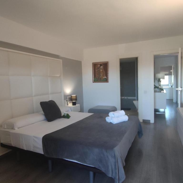 Apartamento Moderno en el Centro de Platja d'Aro - Cerca de la Playa y Parking Incluido - ES-209-54 - Apartamento - 3