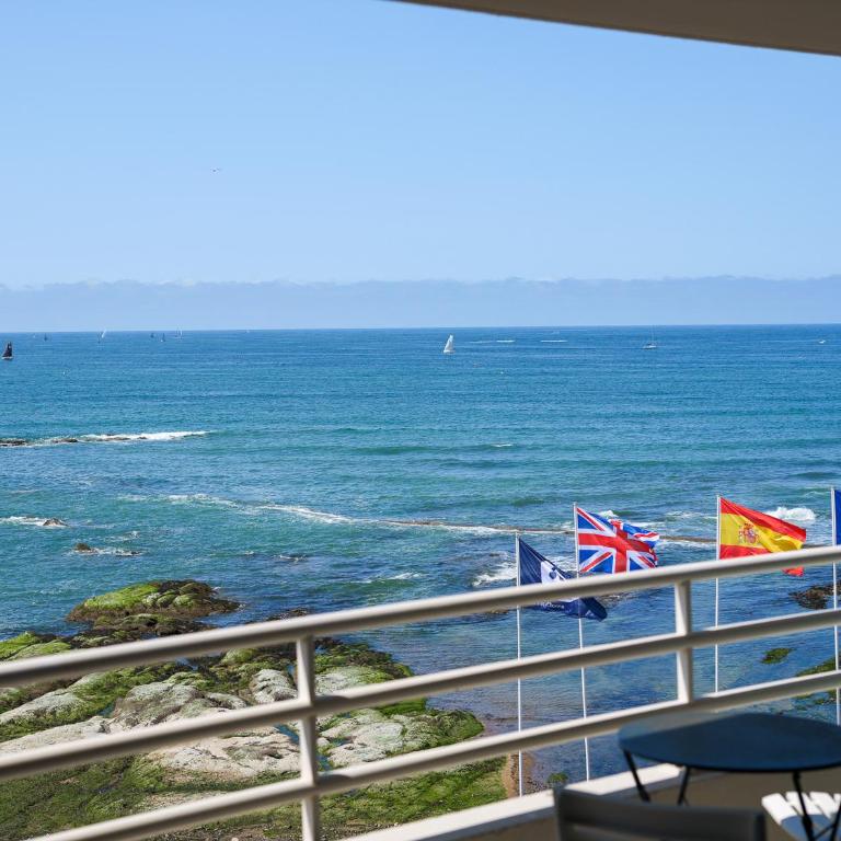 Appartement Face Mer - 2 Chambres, Terrasse, Garage, Wi-Fi - FR-1-197-603 - Apartment - 1