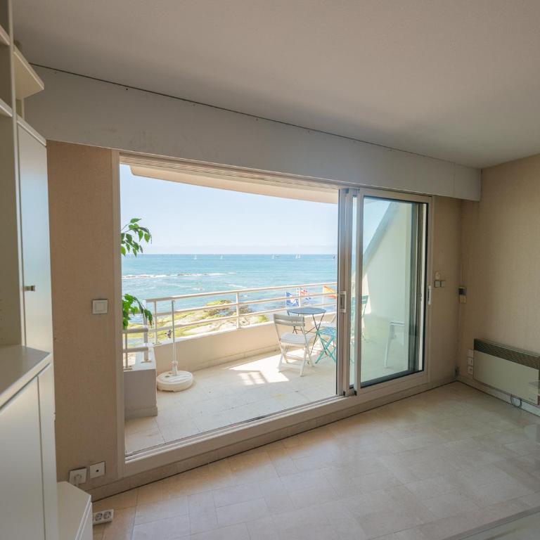 Appartement Face Mer - 2 Chambres, Terrasse, Garage, Wi-Fi - FR-1-197-603 - Apartment - 25