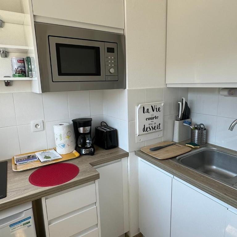 Studio Central à Cabourg avec Balcon, Wifi Gratuit & Parking - FR-1-487-372 - Studio - 7