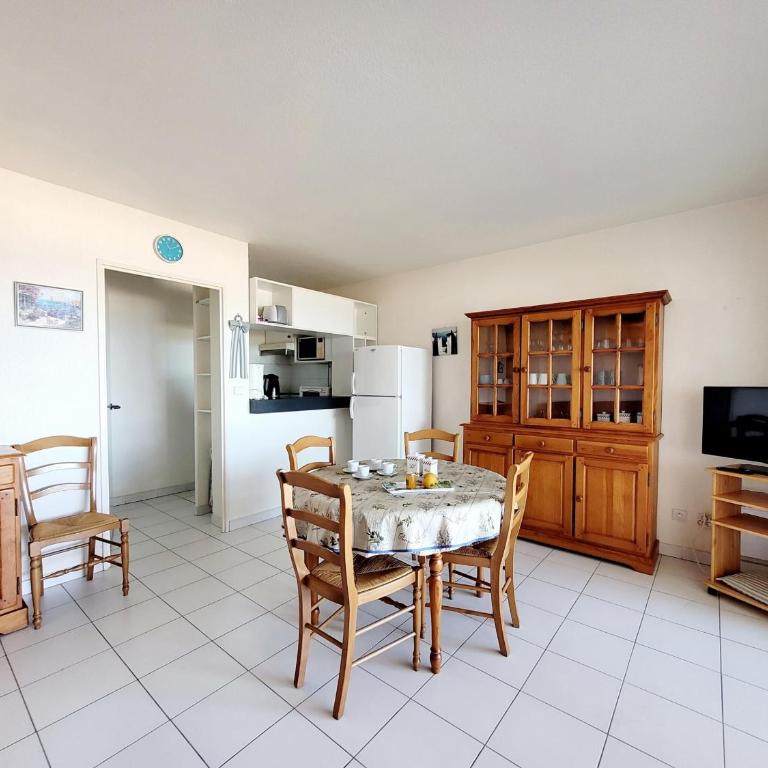 Canet - T2 cabine 5 pers, accès plage, piscine, parking - FR-1-794-118 - Apartment - 3
