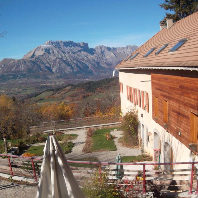 Comme un écrin... Chambres et table d'hôtes - Chambre Double - Vue sur Montagne - 1