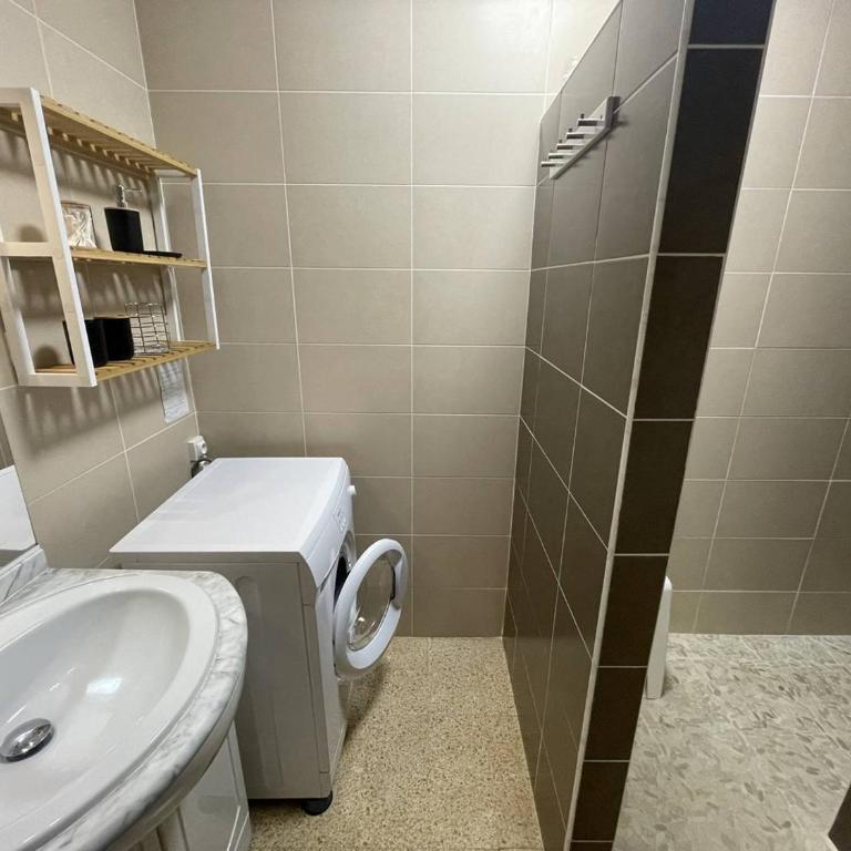 Charmant T2 rénové, 4 couchages, proche plage et port, balcon, parking sécurisé, St-Cyprien - FR-1-106-55 - Apartment - 7