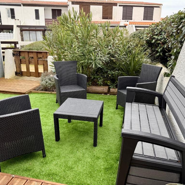 Maison avec jardinet proche plage et parking - FR-1-652-58 - Maison de Vacances - 17