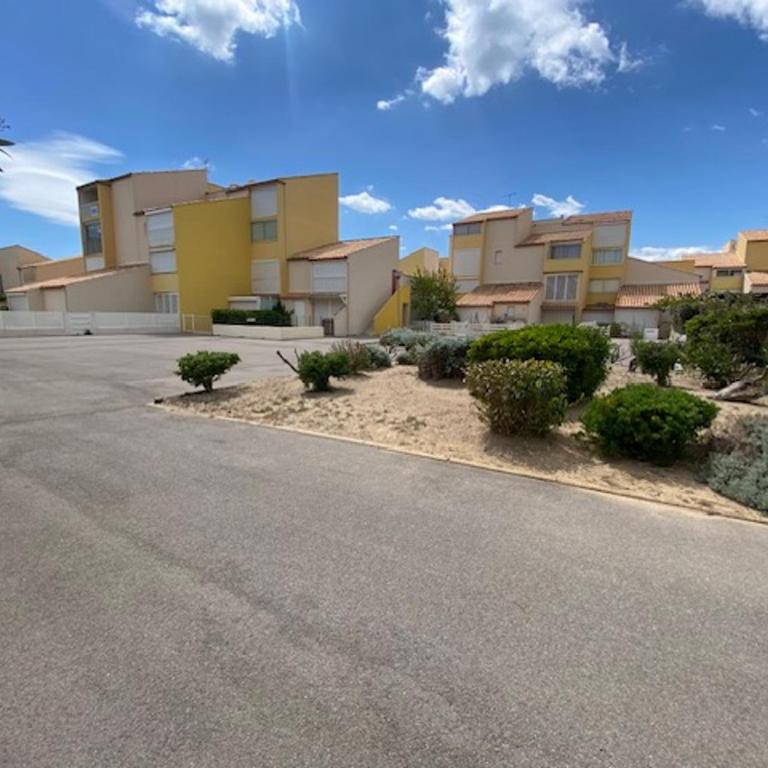 Appartement T2 - Parking - WIFI - Proche plage - Calme - 2 Pers - Narbonne-Plage - FR-1-795-15 - Apartment - 8