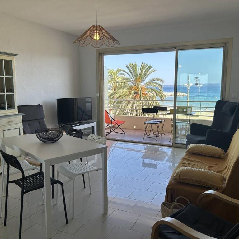 Appartement 3 Pièces Climatisé, Vue Mer, Centre-Ville Le Lavandou - FR-1-251-863 - Appartamento - 2