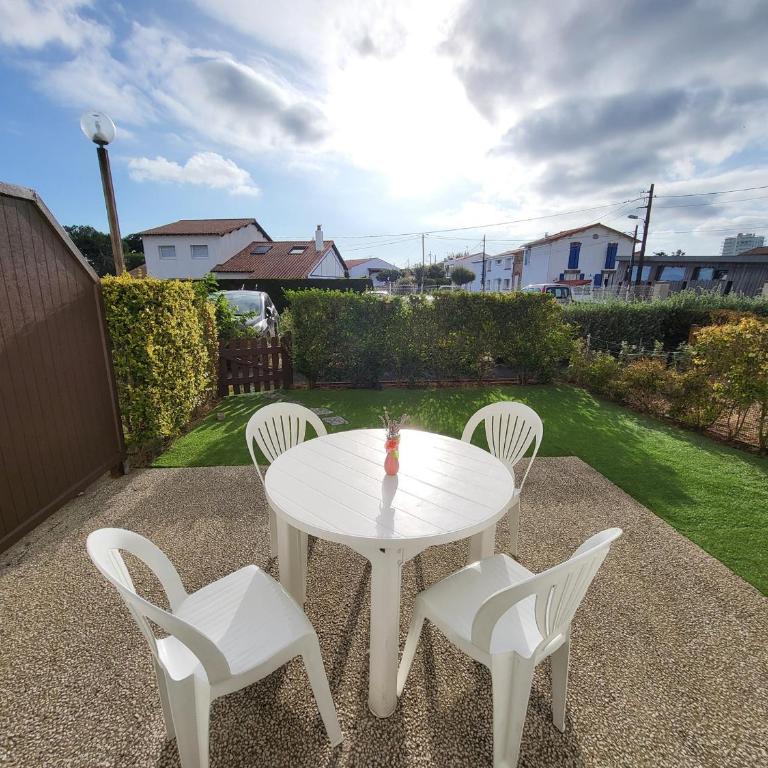 Appartement cosy avec piscine et parking proche mer - FR-1-92-954 - Apartment - 14