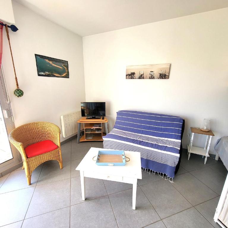 Studio Lumineux Proche Plage et Commerces aux Sables-d'Olonne Animaux Admis - FR-1-92-953 - Apartment - 6