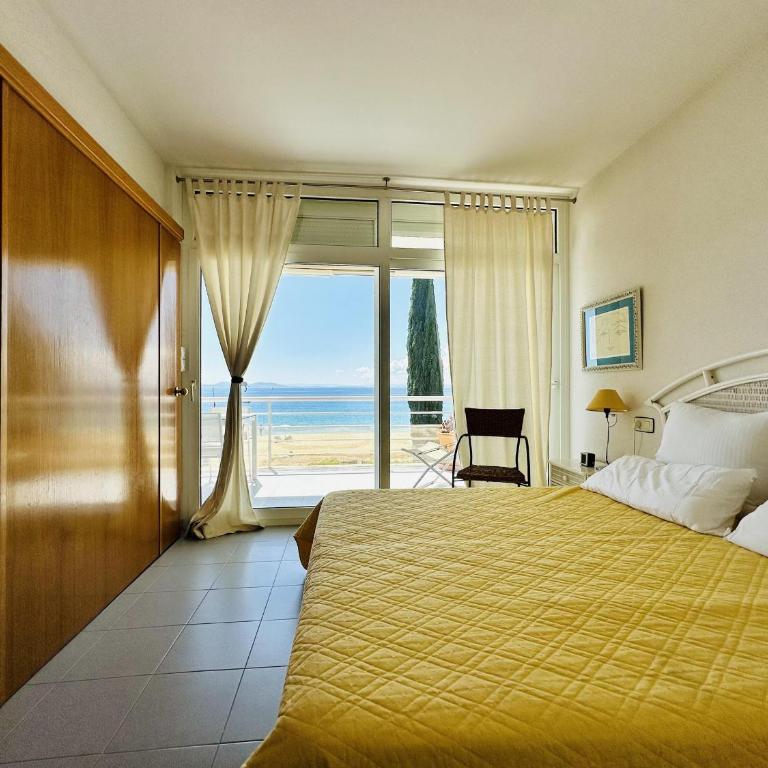 ALMADRABAPLATJA , GRAN JARDÍN EN RESIDENCIA PRIVADA Y TRANQUILA, ACCESO DIRECTO A LA PLAYA ALMADRABA. - ES-258-151 - Apartment - 14