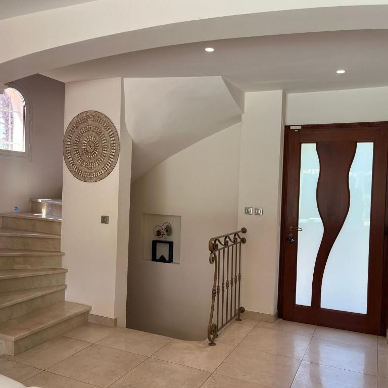 Superbe villa avec piscine privée à Fréjus - FR-1-466A-56 - Villa - 2