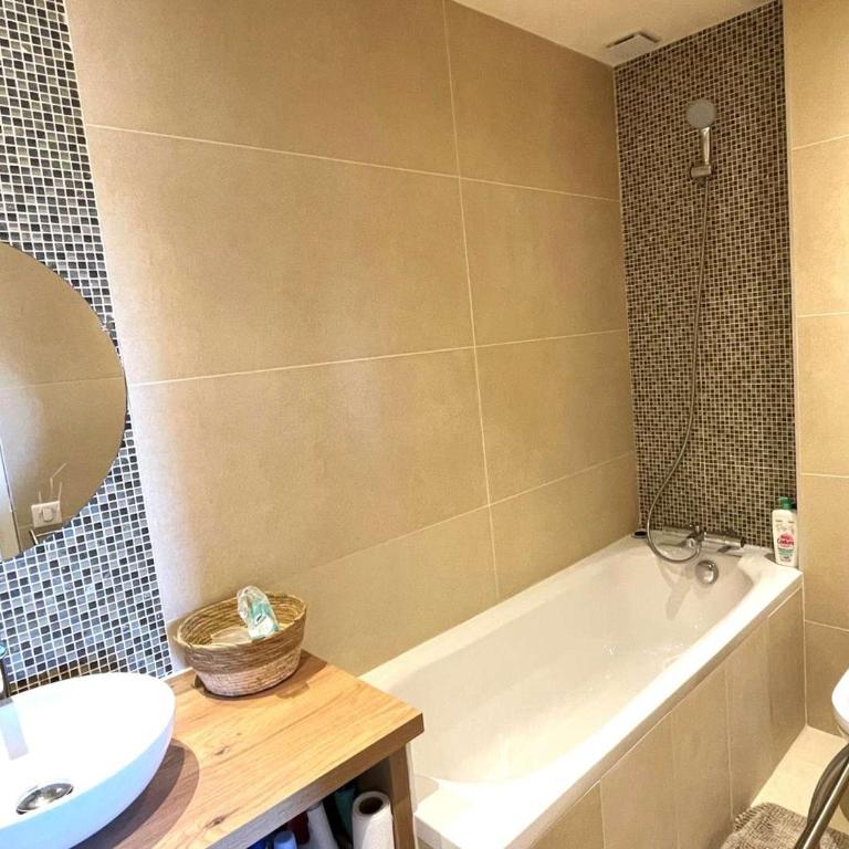 Villa moderne pour 10 pers. sans WiFi, proche Bassin d'Arcachon - FR-1-736-64 - Villa - 10