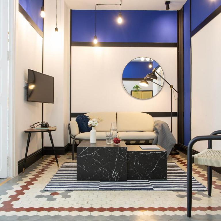 SingularStays Ca Iconic - Three-Bedroom Apartment with View - 35