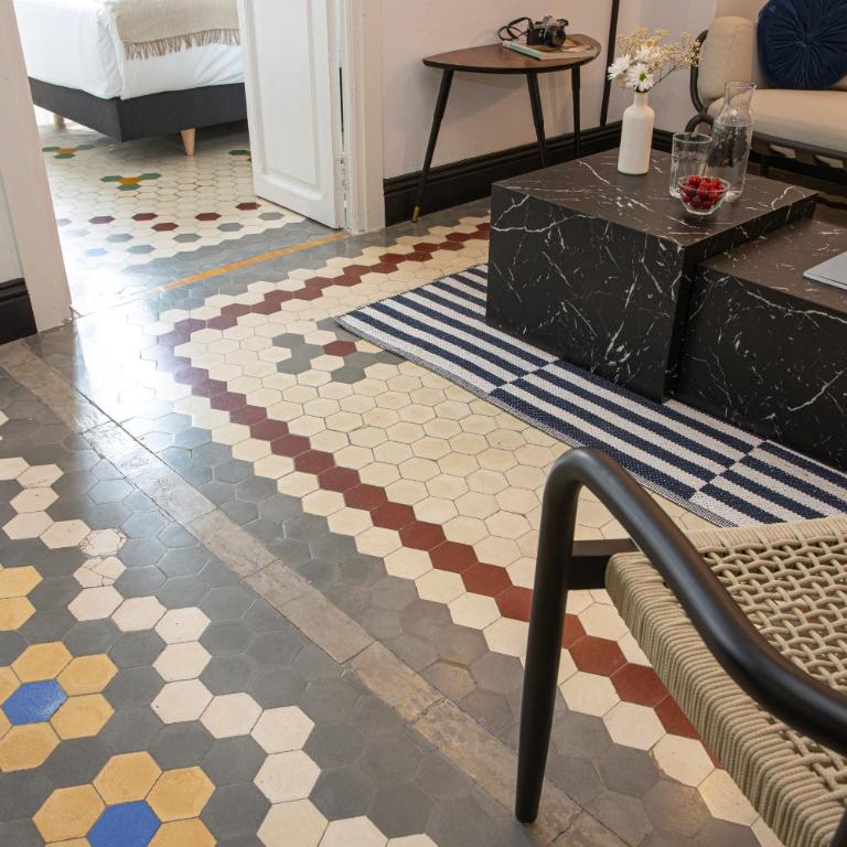SingularStays Ca Iconic - Three-Bedroom Apartment with View - 42