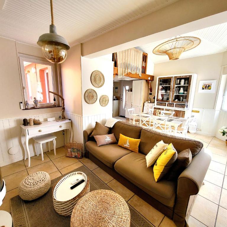 Maison de pêcheur moderne avec terrasse, proche mer et commerce - Barbecue - WIFI Gratuit - FR-1-92-950 - Vacation Home - 5