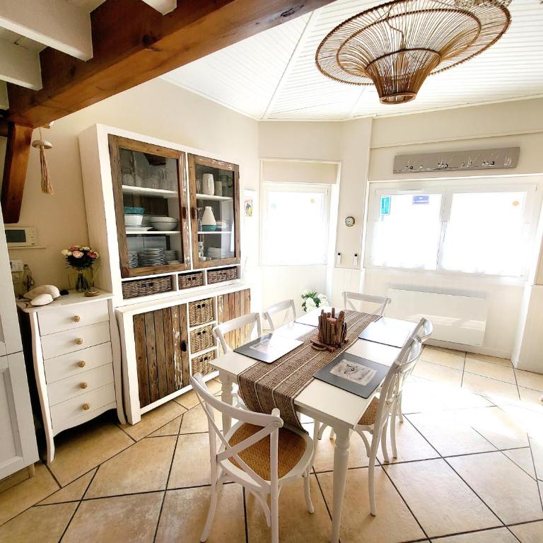 Maison de pêcheur moderne avec terrasse, proche mer et commerce - Barbecue - WIFI Gratuit - FR-1-92-950 - Vacation Home - 14