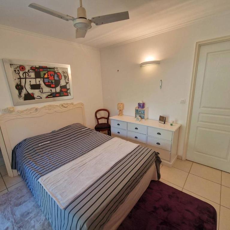 Charmant T2 avec grande terrasse en centre-ville - FR-1-100-362 - Appartement - 7