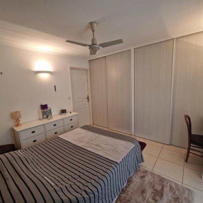 Charmant T2 avec grande terrasse en centre-ville - FR-1-100-362 - Appartement - 12