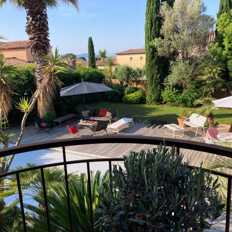 Villa spacieuse à Carqueiranne pour 10 pers, proche mer - FR-1-599-120 - Maison de Vacances - 10