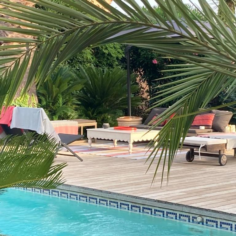 Villa spacieuse à Carqueiranne pour 10 pers, proche mer - FR-1-599-120 - Maison de Vacances - 18