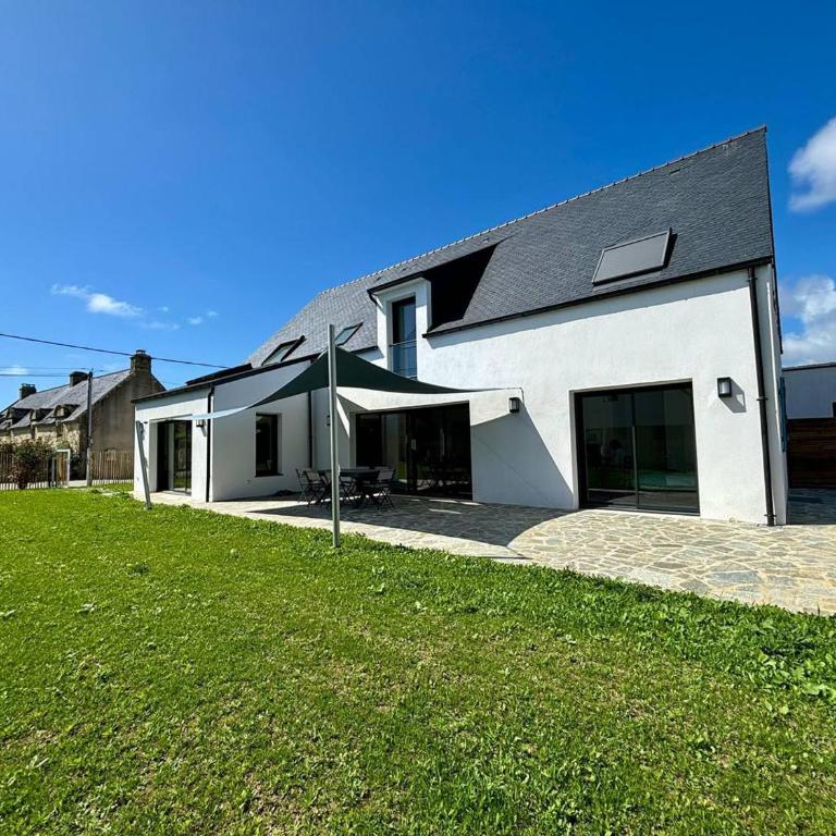 Carnac : Maison neuve 9 pièces, 10-12 pers, proche plages, jardin, wifi - FR-1-377-103 - Maison de Vacances - 13