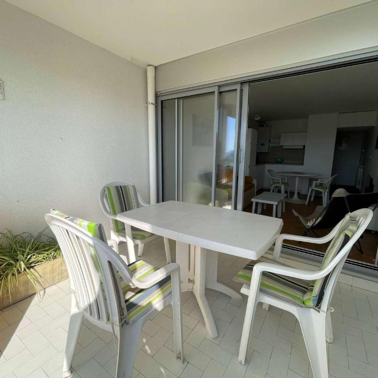 Appartement 2 pièces confortable avec balcon et parking - FR-1-328-277 - Apartment - 8