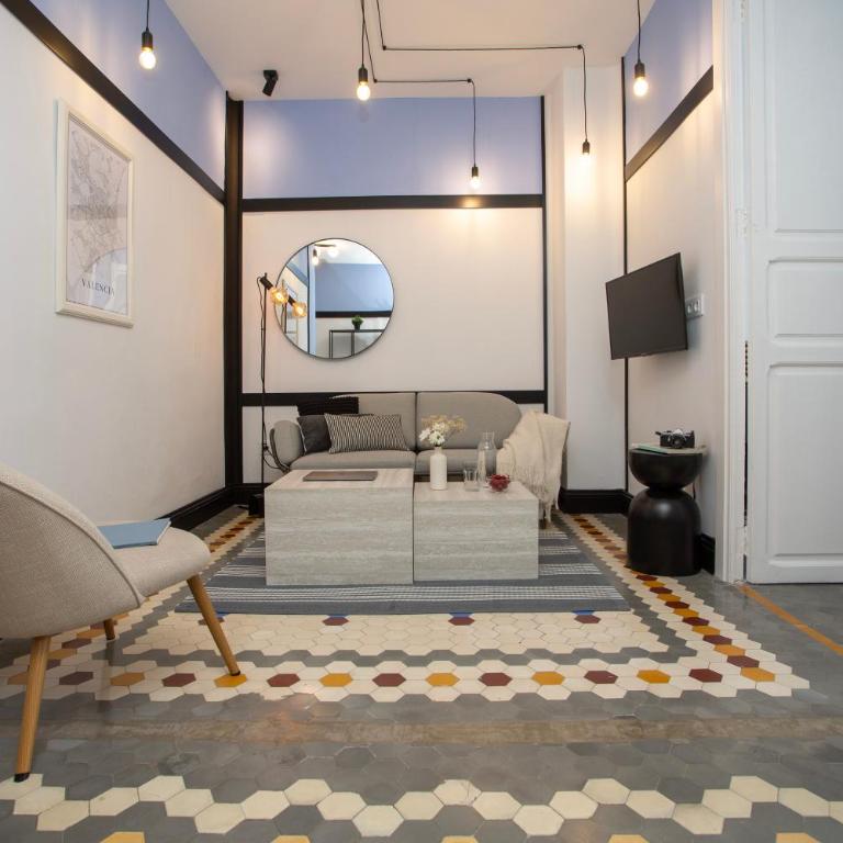 SingularStays Ca Iconic - Three-Bedroom Apartment with View - 15