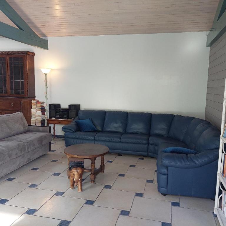 sable gris maison d'architecte - Two-Bedroom House - 1