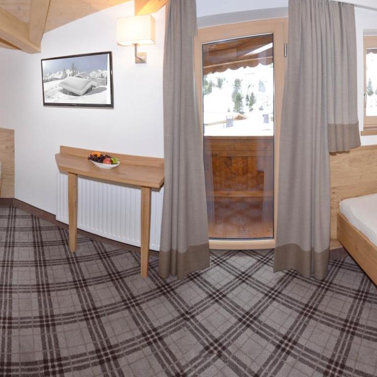 Hotel Jäger - Deluxe Familienzimmer mit Balkon - 3
