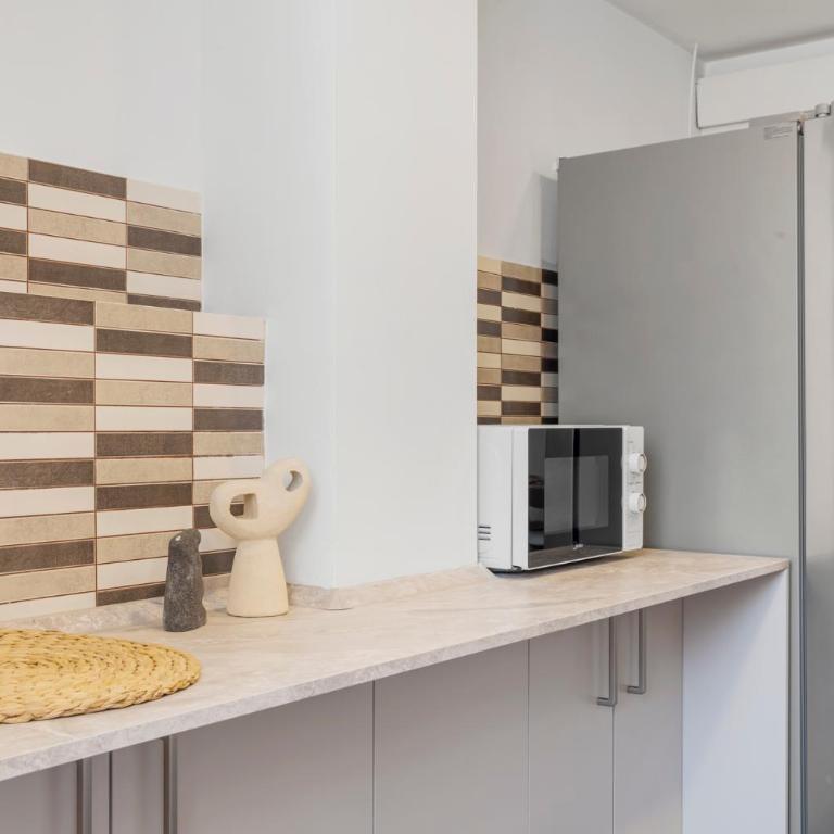 Central Estepona, Walk to Beach and Old Town - Apartamento de 3 dormitorios con balcón - 23