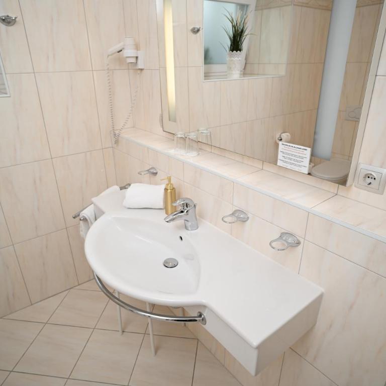Boutique Hotel Goldenes Lamm Villach - Premium Doppelzimmer - 10