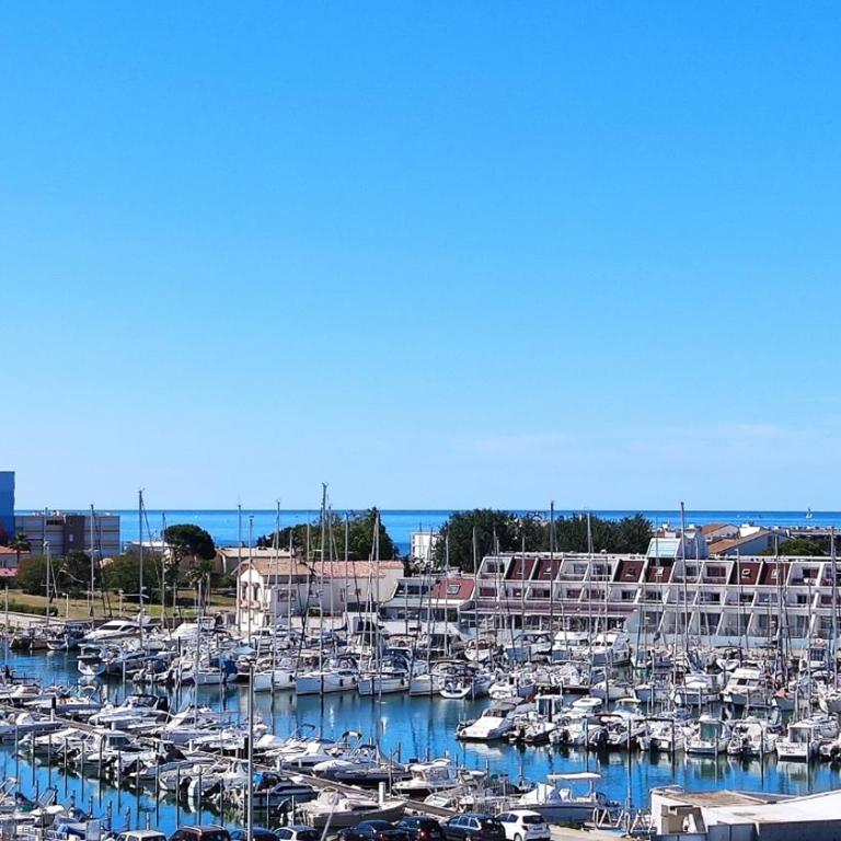 River City - Joli 2 pièces, étage élevé, vue sur port et mer, calme et proche des plages - Appartement 1 Chambre - 10
