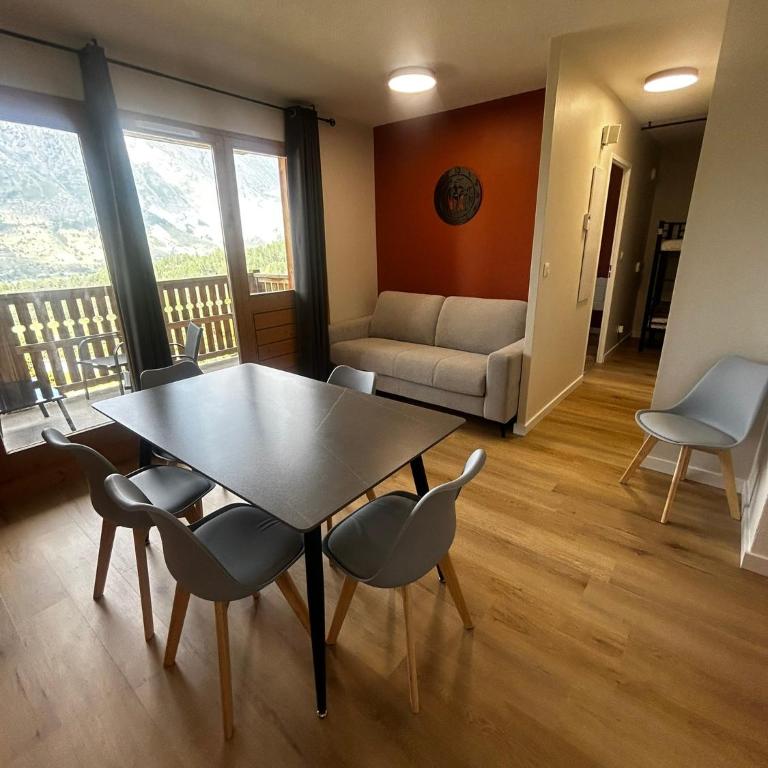 Appartement T2 Superdévoluy - Les Chaumettes - Two-Bedroom Apartment with Mountain View - 1