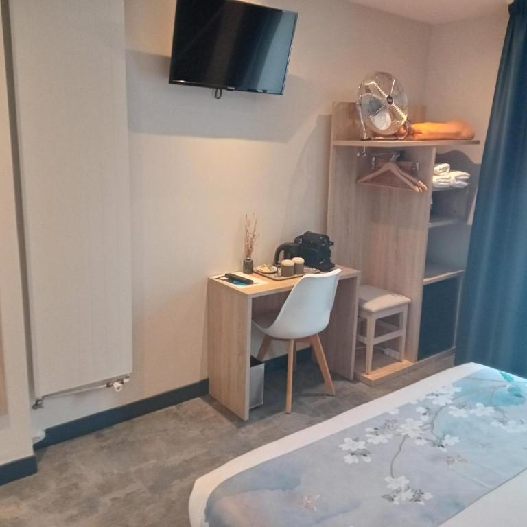 Hotel Modern Est - Deux Chambres Adjacentes Supérieures et Standard - 10
