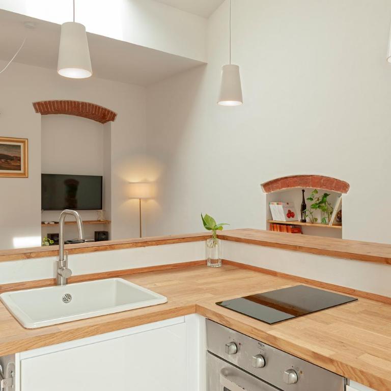ELEGANTE APPARTAMENTO A POCHI PASSI DAL MARE E DAL CENTRo - Appartamento con 1 Camera da Letto - 2