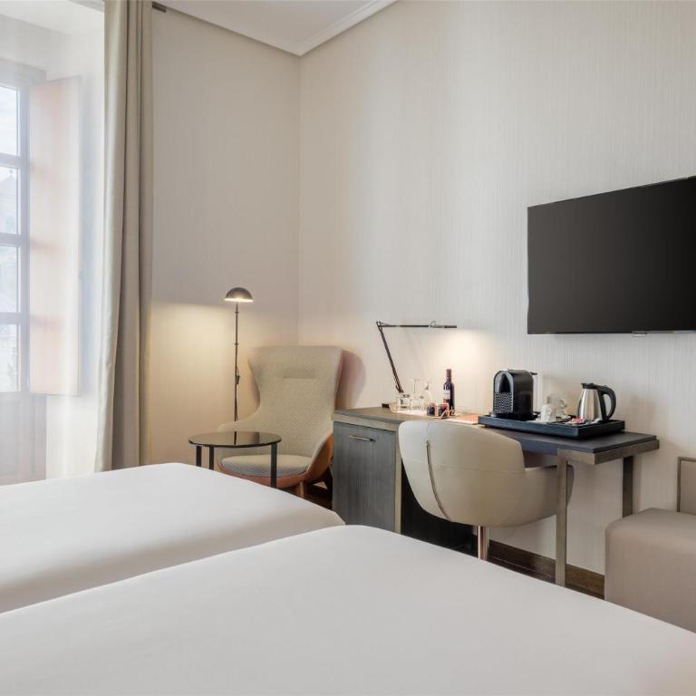 NH Collection Salamanca Palacio de Castellanos - Habitación Superior con vistas - 5
