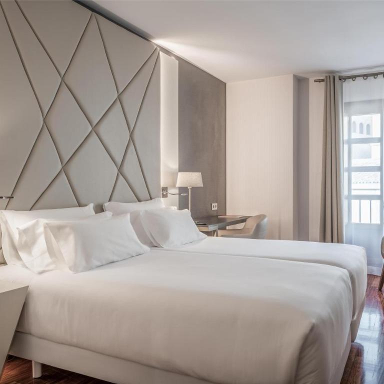 NH Collection Salamanca Palacio de Castellanos - Habitación Doble Superior - 2 camas - 3