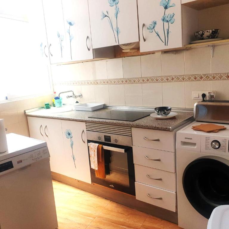 MarDeSantaPola - Apartamento de 4 dormitorios con balcón - 11