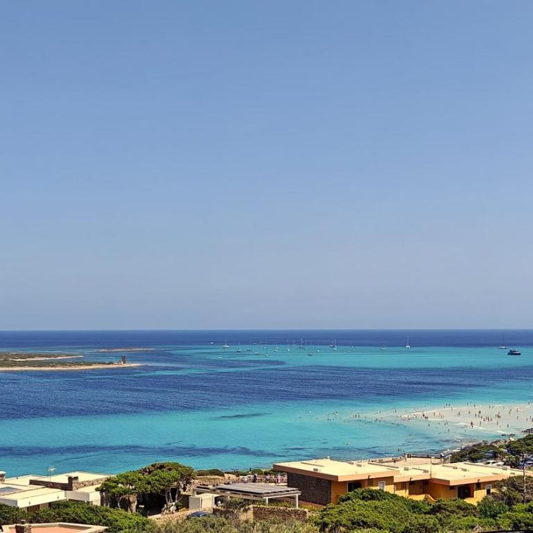 Villa Verde splendida villa con piscina - Stintino Via Limbara 29A Sardegna - Villa con 3 Camere da Letto - 42