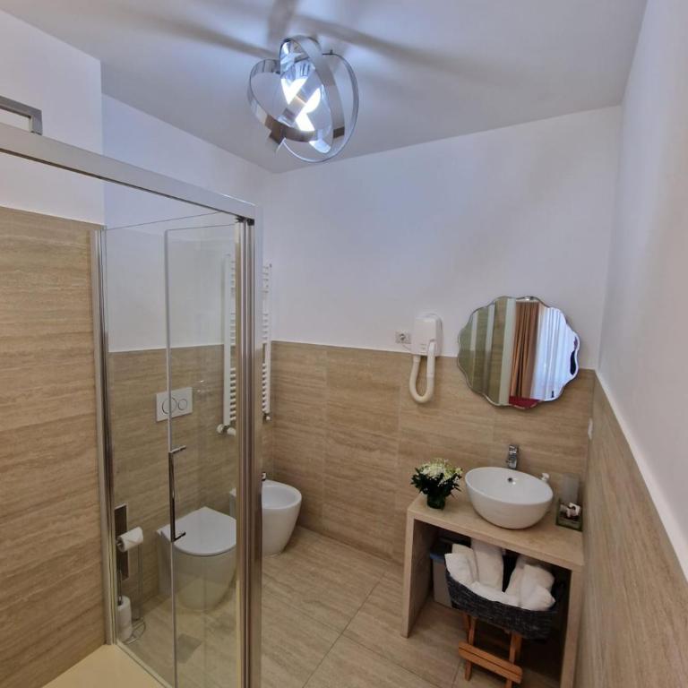 VATICAN GUEST HOUSE ROOMS in Rome - Camera Matrimoniale con Balcone - 31