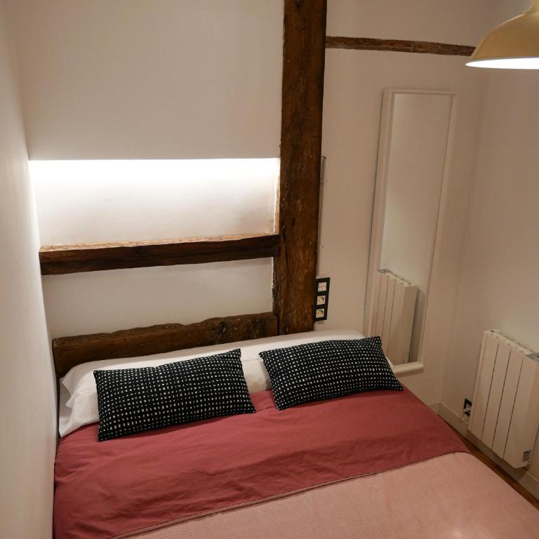 Pamplona Centro - Two-Bedroom Apartment - 13