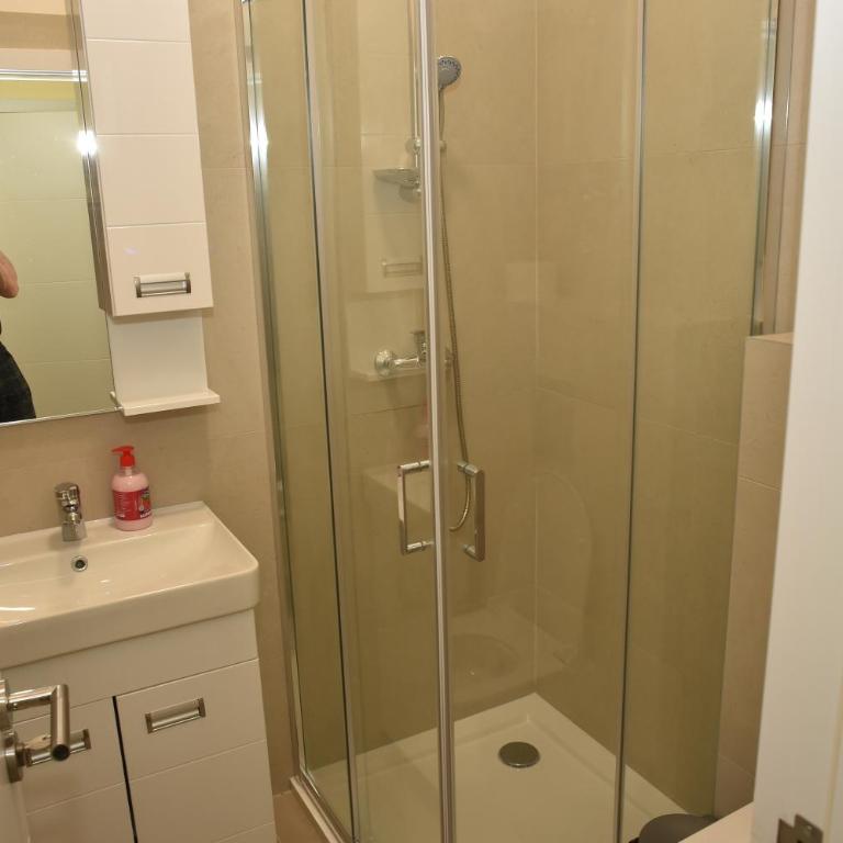 mir rooms and apartments - Double Room with Private Bathroom - 2