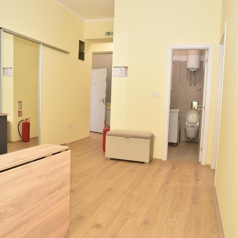 mir rooms and apartments - Double Room with Private Bathroom - 4