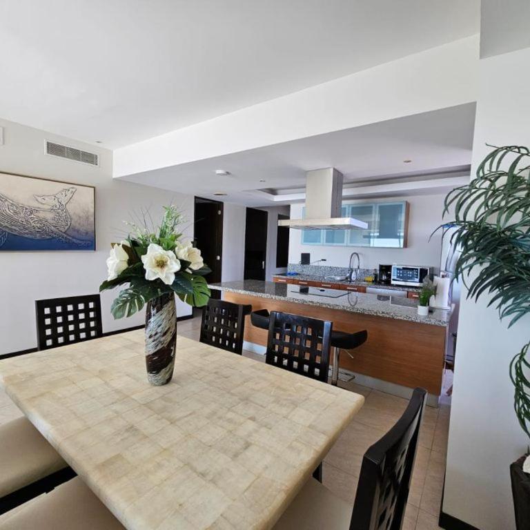 Oceanview Luxury Condo at Peninsula Mazatlán - Three-Bedroom Apartment - 8