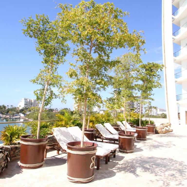 Stunning Marina Condo with Pool Gym and Restaurant - Two-Bedroom Apartment - 5