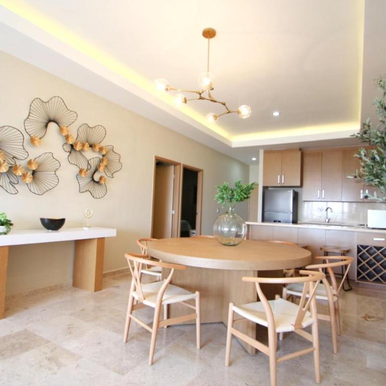 Stunning Marina Condo with Pool Gym and Restaurant - Two-Bedroom Apartment - 18