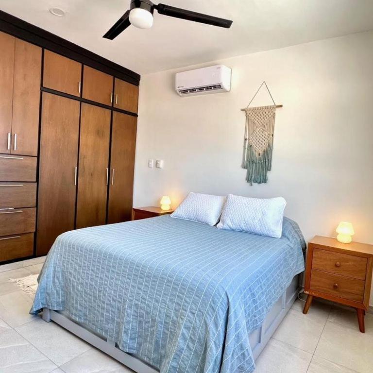 Las Hadas: City Condo with Pool - Two-Bedroom Apartment - 13