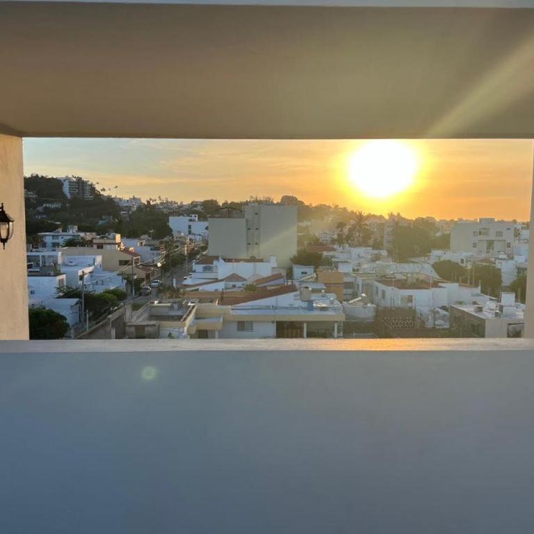 Las Hadas: City Condo with Pool - Two-Bedroom Apartment - 32