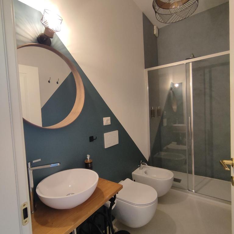 Nine and Three Quarters Rooms - Unique Design Rooms - Deluxe King Room - 23