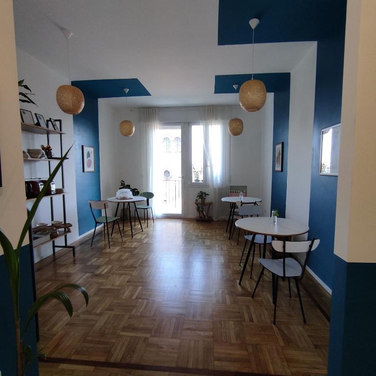 Nine and Three Quarters Rooms - Unique Design Rooms - King Room with Balcony - 6